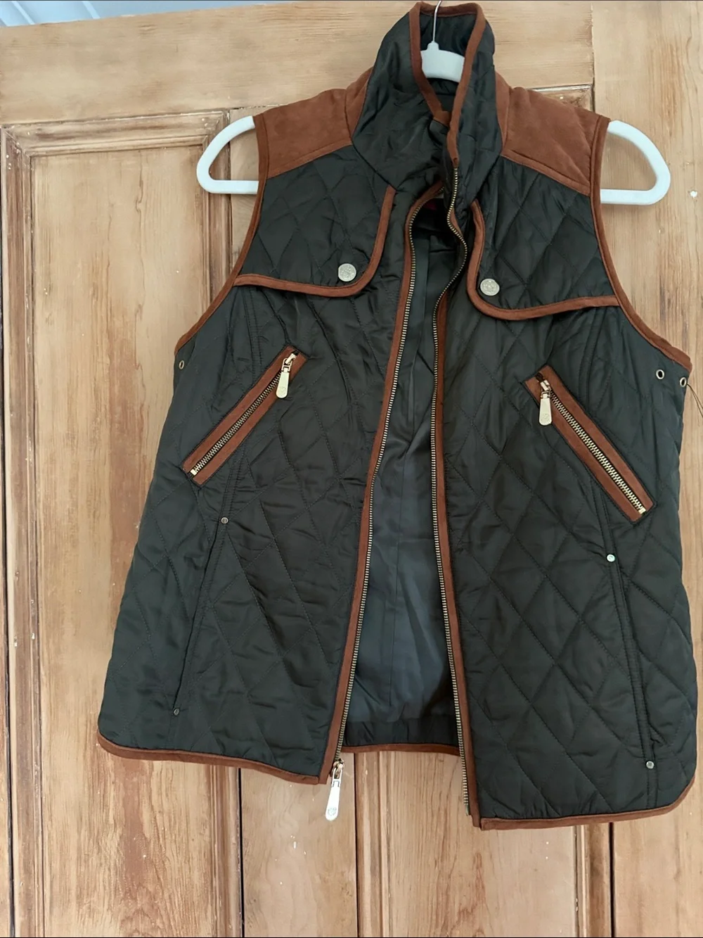 Vince Camuto Quilted olive green Vest with tan Trim